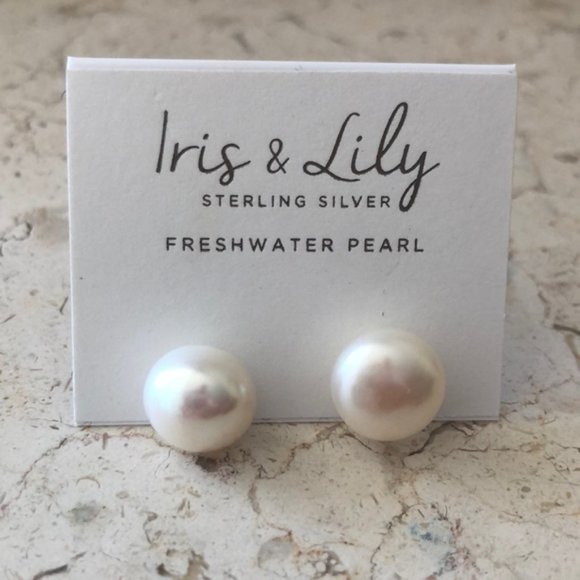 Iris & Lily  Sterling Silver Studs Freshwater Pearl earrings 13mm - Picture 1 of 5